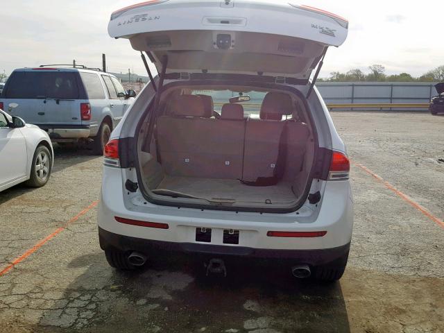 2LMDJ8JK6DBL14530 - 2013 LINCOLN MKX WHITE photo 9