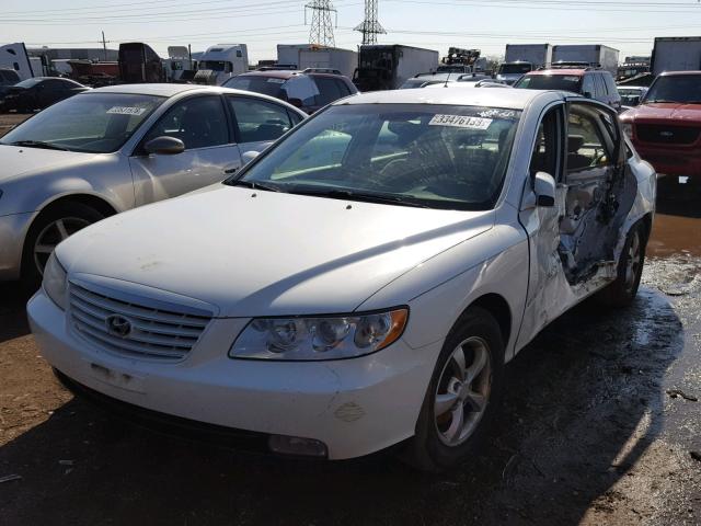 KMHFC46F27A185897 - 2007 HYUNDAI AZERA SE WHITE photo 2