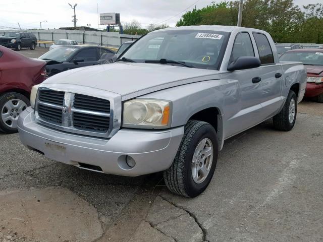 1D7HE48P07S207361 - 2007 DODGE DAKOTA QUA SILVER photo 2