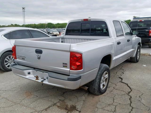 1D7HE48P07S207361 - 2007 DODGE DAKOTA QUA SILVER photo 4