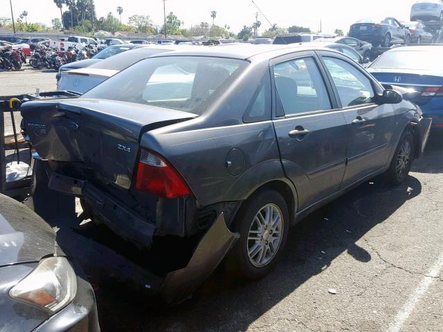 1FAFP34N06W225124 - 2006 FORD FOCUS ZX4 CHARCOAL photo 4