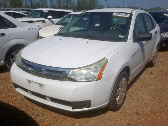 1FAHP34N38W166081 - 2008 FORD FOCUS S/SE WHITE photo 2