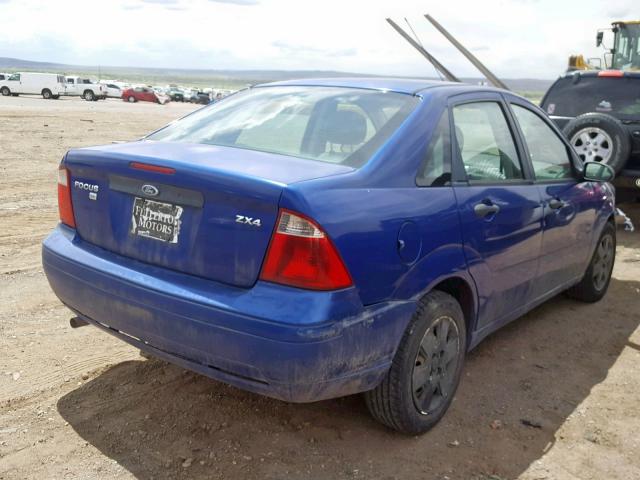 1FAFP34N36W109691 - 2006 FORD FOCUS ZX4 BLUE photo 4