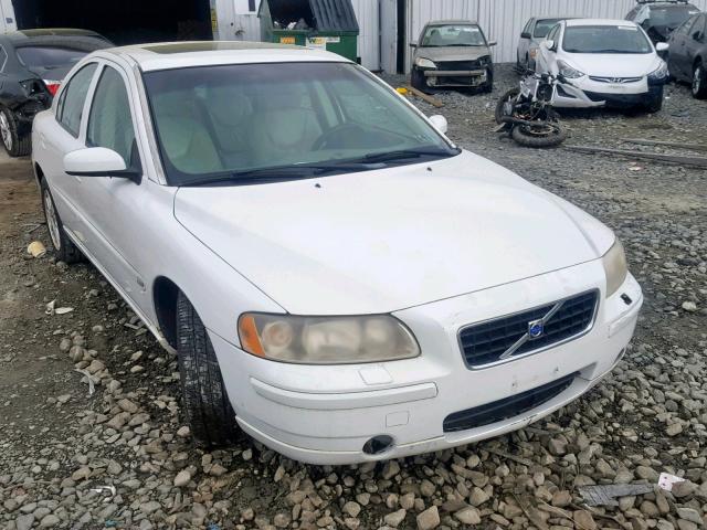 YV1RS640452476143 - 2005 VOLVO S60 WHITE photo 1