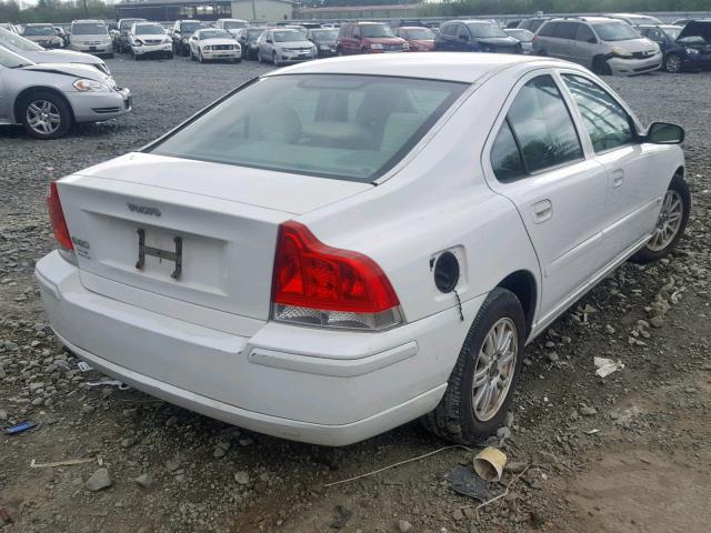 YV1RS640452476143 - 2005 VOLVO S60 WHITE photo 4