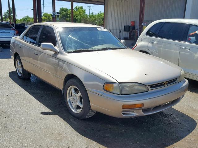 4T1BG12K3TU771134 - 1996 TOYOTA CAMRY DX GOLD photo 1