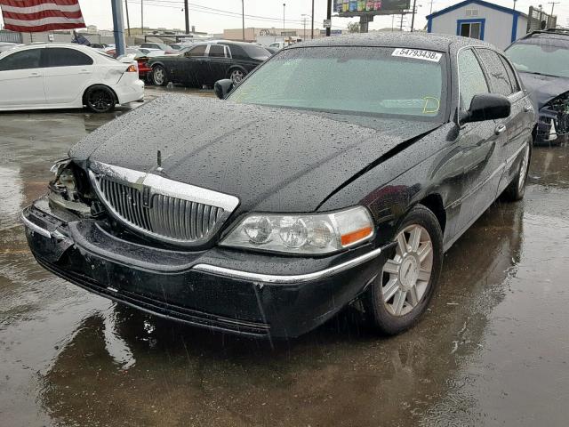 1LNHM84W67Y607726 - 2007 LINCOLN TOWN CAR E BLACK photo 2