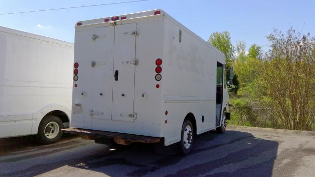 4UZABJCP24CM89076 - 2004 FREIGHTLINER CHASSIS M WHITE photo 4