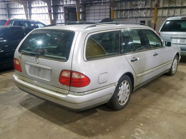 WDBJH65F9WA607898 - 1998 MERCEDES-BENZ E 320 SILVER photo 4