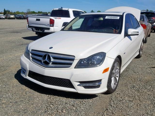 WDDGF4HB3CA626477 - 2012 MERCEDES-BENZ C 250 WHITE photo 2