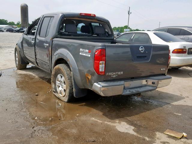 1N6AD07W26C461580 - 2006 NISSAN FRONTIER C GRAY photo 3