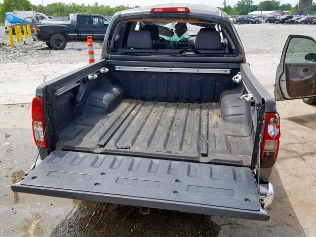 1N6AD07W26C461580 - 2006 NISSAN FRONTIER C GRAY photo 9