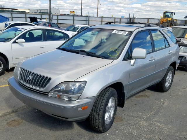 JT6HF10U8Y0140634 - 2000 LEXUS RX 300 SILVER photo 2