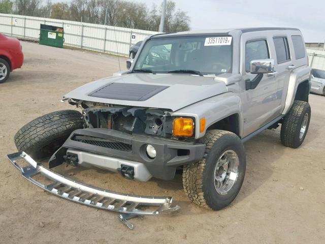 5GTEN13E788151931 - 2008 HUMMER H3 GRAY photo 2