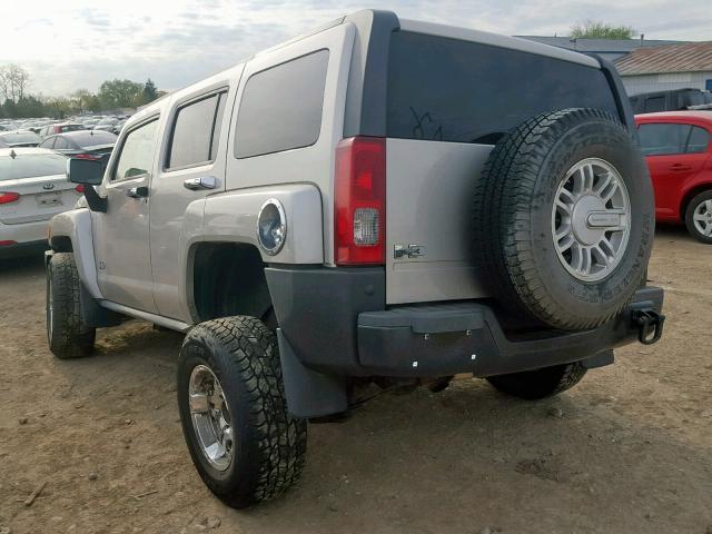 5GTEN13E788151931 - 2008 HUMMER H3 GRAY photo 3