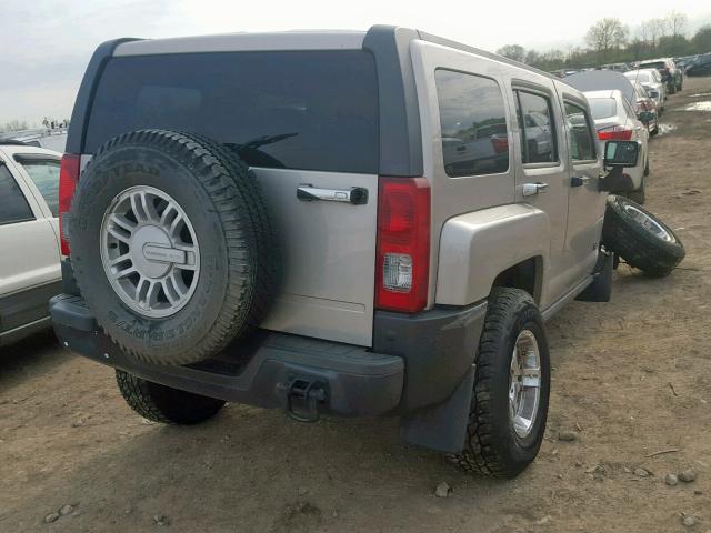 5GTEN13E788151931 - 2008 HUMMER H3 GRAY photo 4