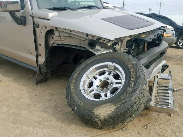 5GTEN13E788151931 - 2008 HUMMER H3 GRAY photo 9