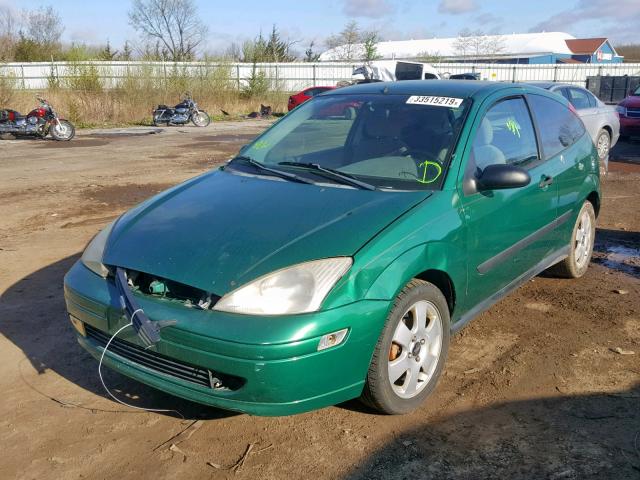 3FAFP31352R238483 - 2002 FORD FOCUS ZX3 GREEN photo 2