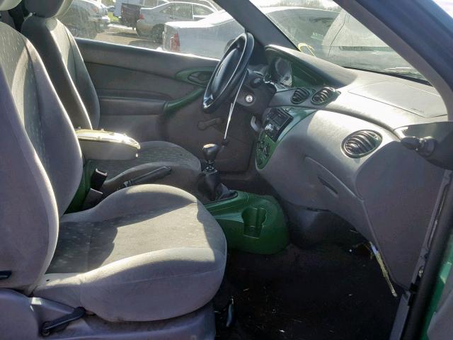 3FAFP31352R238483 - 2002 FORD FOCUS ZX3 GREEN photo 5