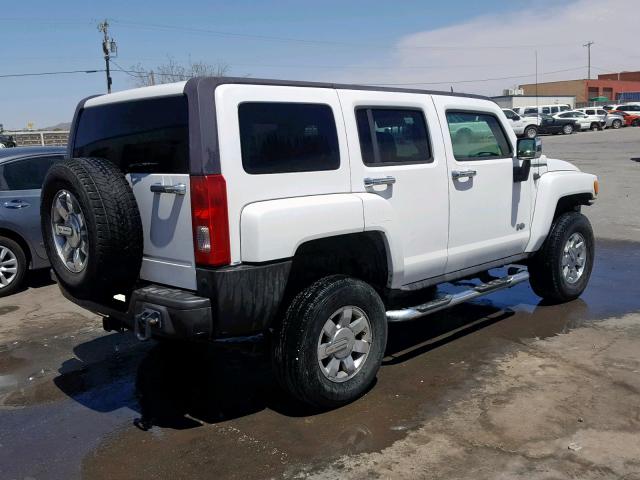 5GTDN13E478190180 - 2007 HUMMER H3 WHITE photo 4