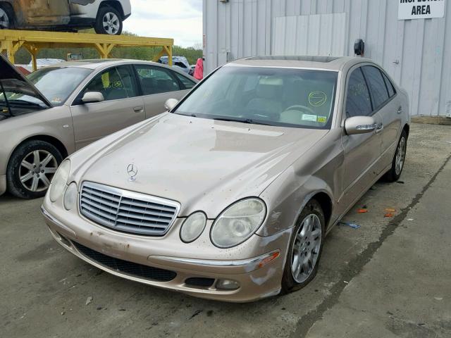 WDBUF65J55A682412 - 2005 MERCEDES-BENZ E 320 GOLD photo 2