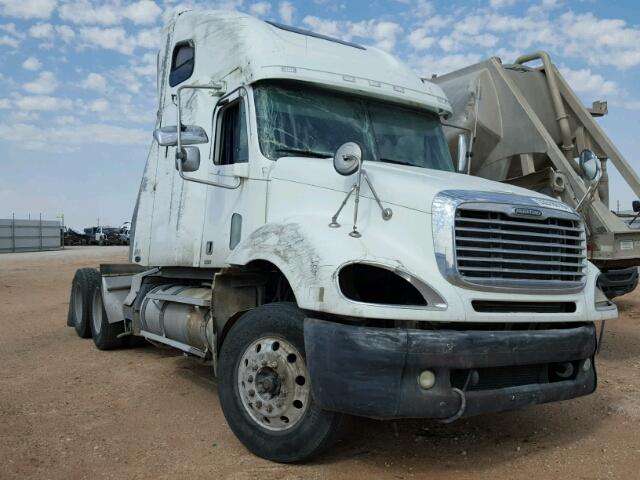 1FUJA6CK85LN63961 - 2005 FREIGHTLINER CONVENTION WHITE photo 1