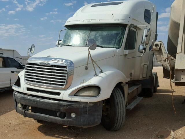 1FUJA6CK85LN63961 - 2005 FREIGHTLINER CONVENTION WHITE photo 2