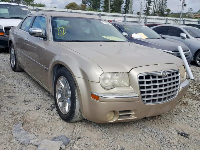 2C3KA63H46H320439 - 2006 CHRYSLER 300C GOLD photo 1