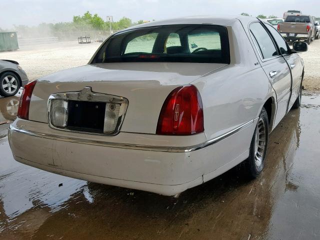 1LNHM81W52Y623204 - 2002 LINCOLN TOWN CAR E WHITE photo 4