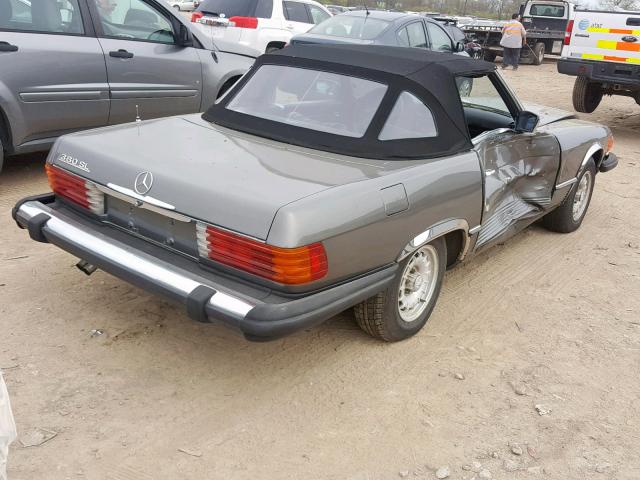 WDBBA45A3CB013329 - 1982 MERCEDES-BENZ 380 SL GRAY photo 4