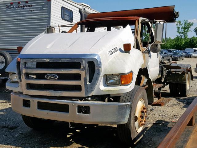 3FRXF75484V650163 - 2004 FORD F750 SUPER WHITE photo 2