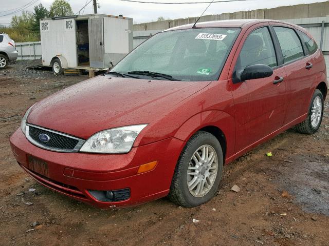 3FAFP37N35R146625 - 2005 FORD FOCUS ZX5 BURGUNDY photo 2