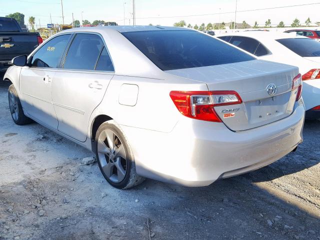 4T1BF1FK9CU071132 - 2012 TOYOTA CAMRY BASE SILVER photo 3