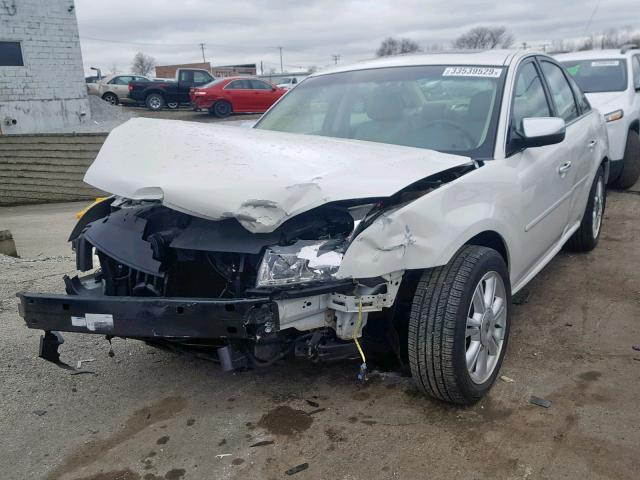 1MEHM42W69G630768 - 2009 MERCURY SABLE PREM WHITE photo 2