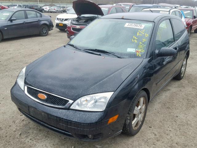 1FAFP31N66W164852 - 2006 FORD FOCUS ZX3 BLACK photo 2