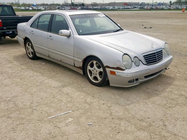 WDBJF65J8YB012256 - 2000 MERCEDES-BENZ E 320 SILVER photo 1