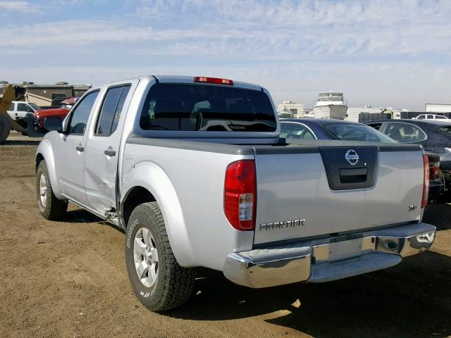 1N6AD07U79C410658 - 2009 NISSAN FRONTIER C SILVER photo 3