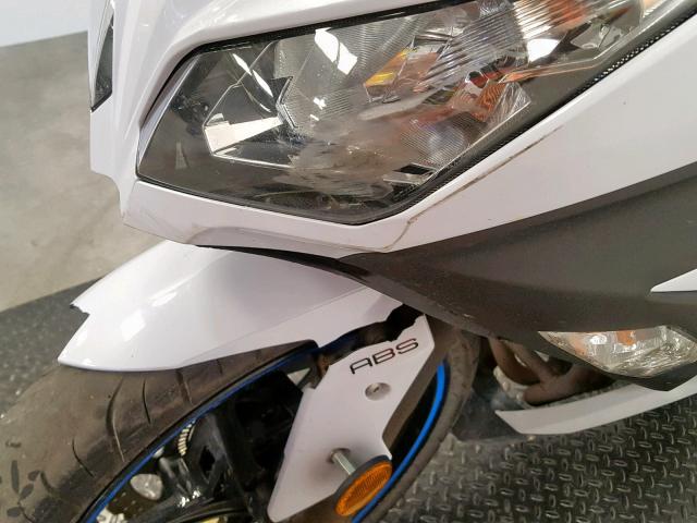 JKAEX8B14FDA22006 - 2015 KAWASAKI EX300 B WHITE photo 10