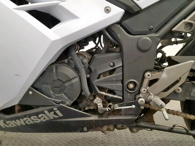 JKAEX8B14FDA22006 - 2015 KAWASAKI EX300 B WHITE photo 6