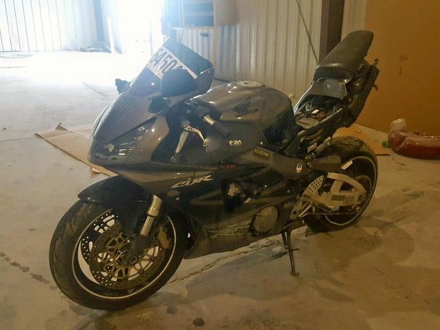 JH2SC50073M104471 - 2003 HONDA CBR900 RR GRAY photo 2