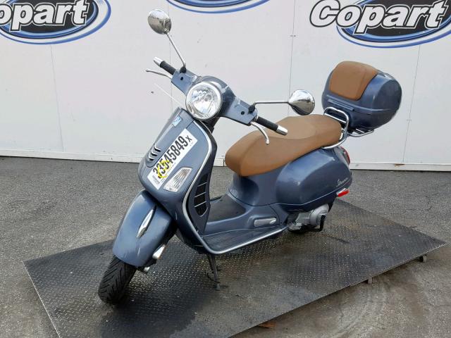 ZAPMA39LXJ5100123 - 2018 VESPA GTS300 GRAY photo 2