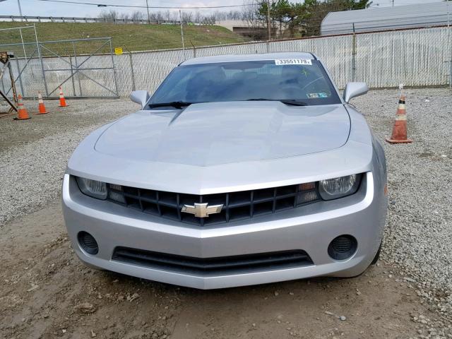 2G1FA1E33C9104744 - 2012 CHEVROLET CAMARO LS SILVER photo 9