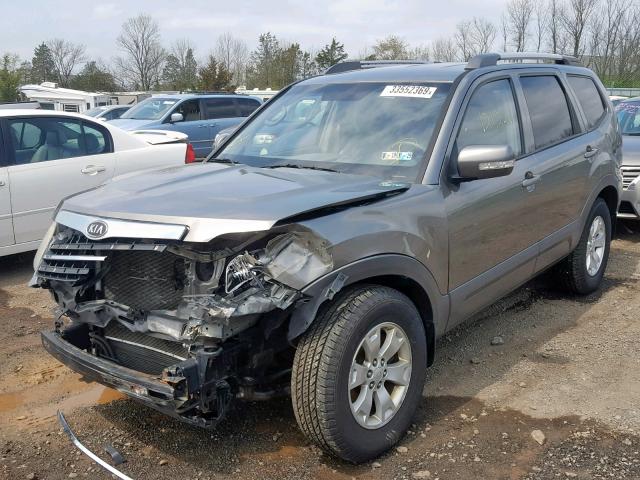 KNDJH741185008468 - 2009 KIA BORREGO LX GRAY photo 2