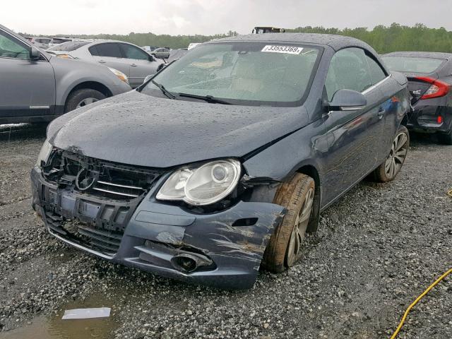 WVWDB71F18V051156 - 2008 VOLKSWAGEN EOS VR6 GRAY photo 2