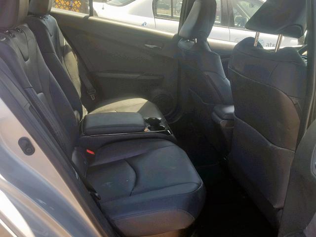 JTDKARFP0J3089633 - 2018 TOYOTA PRIUS PRIM 银色 照片 6