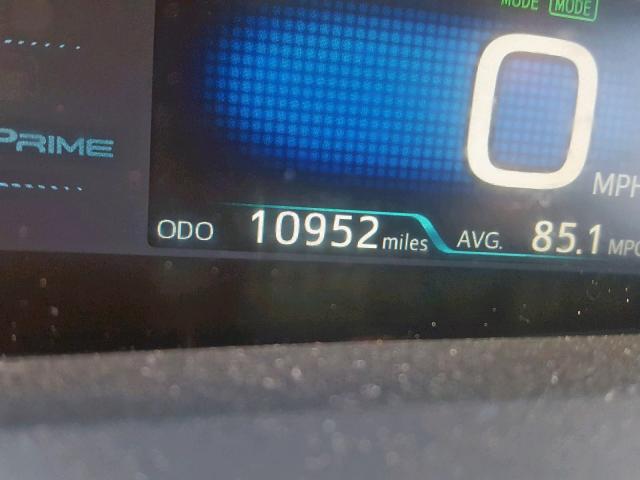 JTDKARFP0J3089633 - 2018 TOYOTA PRIUS PRIM 银色 照片 8