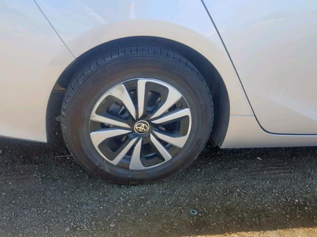 JTDKARFP0J3089633 - 2018 TOYOTA PRIUS PRIM 银色 照片 9