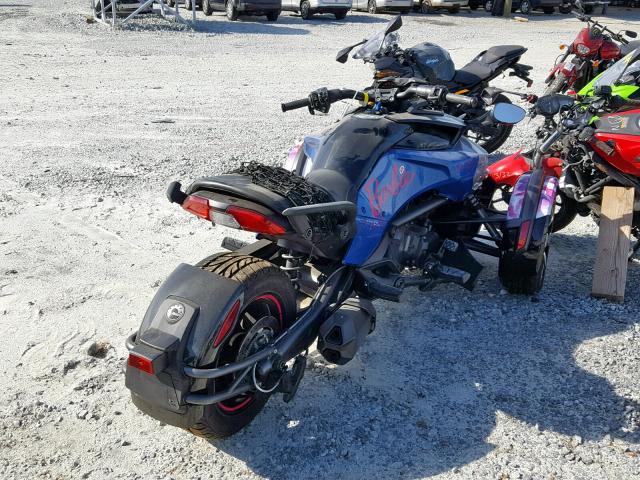 2BXRDDD21JV000795 - 2018 CAN-AM SPYDER ROA BLUE photo 4