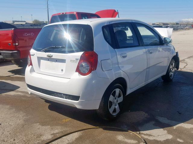 KL1TD66E59B617376 - 2009 CHEVROLET AVEO LS WHITE photo 4