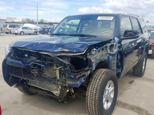 JTEBU5JR9J5572739 - 2018 TOYOTA 4RUNNER SR BLUE photo 2